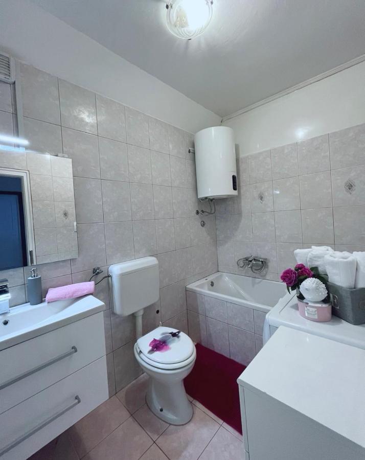 Luana lux apartment Pula Extérieur photo